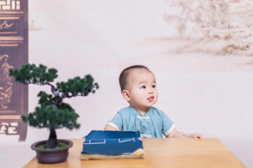 烟台宝宝眼屎多是什么原因 烟台宝宝眼屎多是什么原因